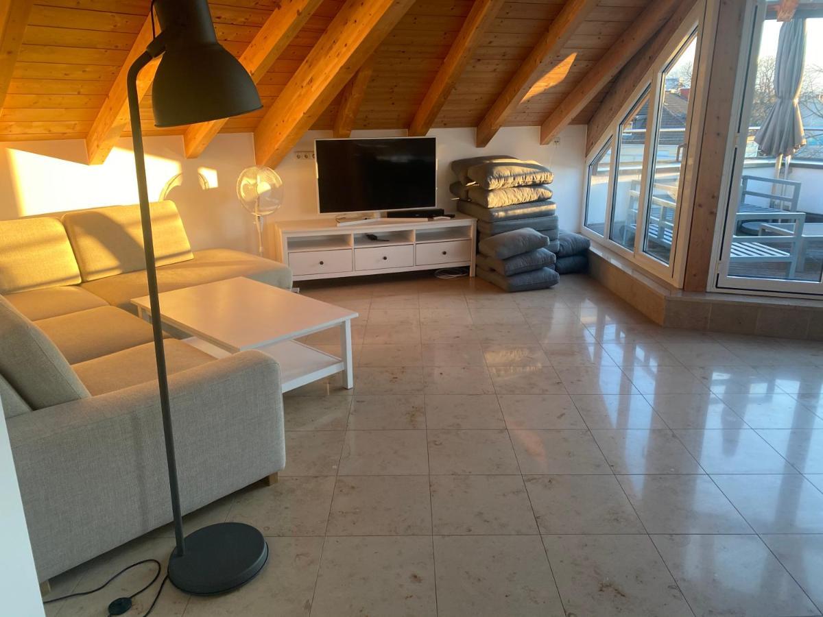 City Dachterassenwohnung Розенхайм Екстериор снимка